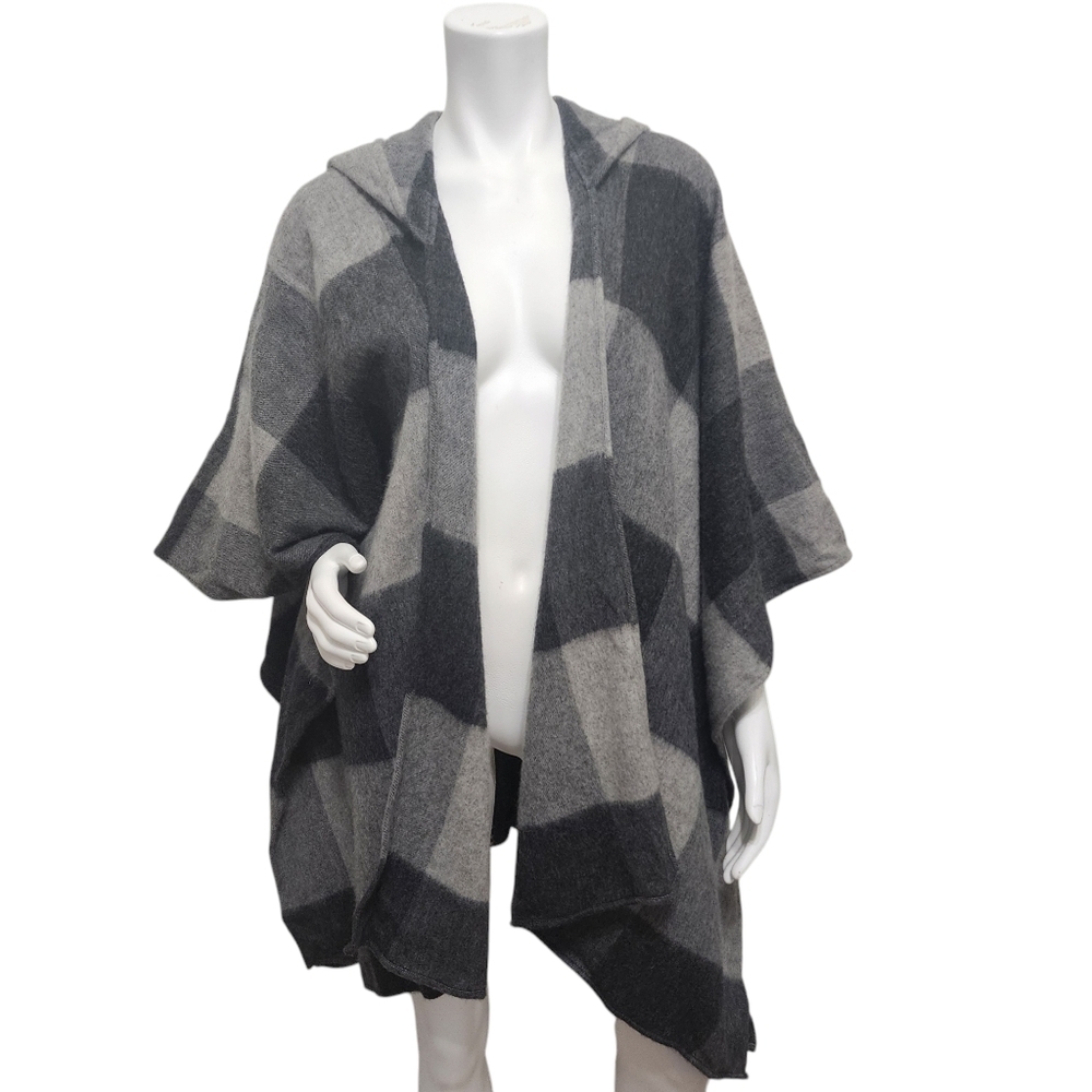 Dillards Cashmere Gray Plaid Open Poncho OS